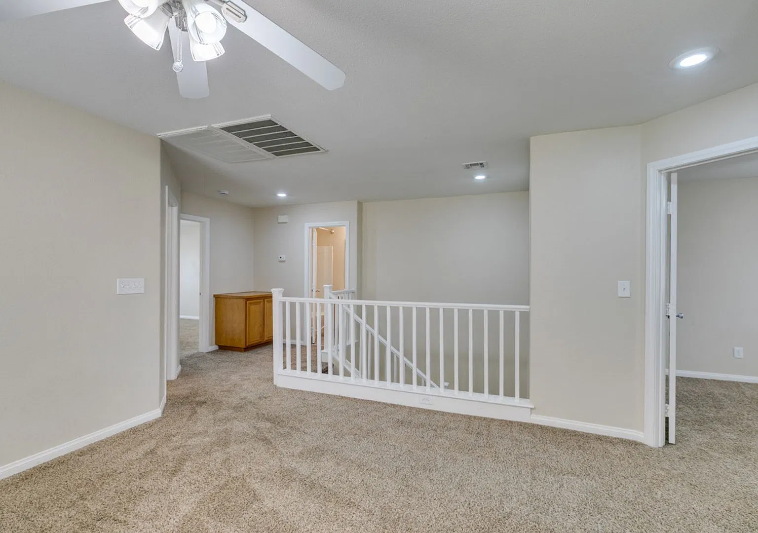 Spacious 4-Bedroom Centennial Home with Den & Loft — Photo 4