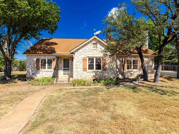 312 Galbraith Ave, Kerrville, TX 78028
