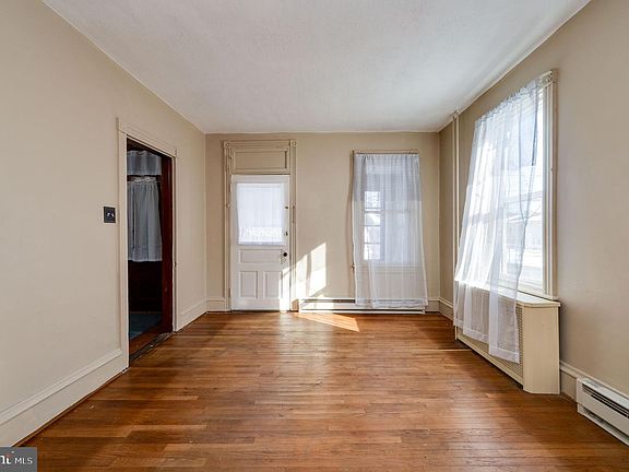 4th image of 2215 Main St