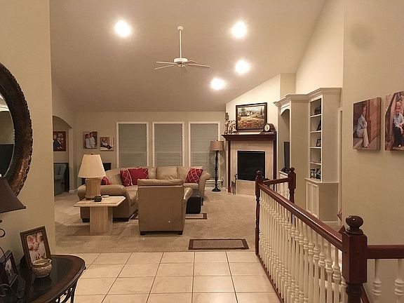 5th image of 775 Aspen Dr