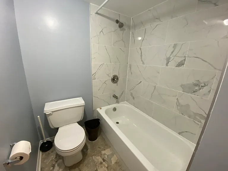 580 Armstrong Rd #407 — Photo 12
