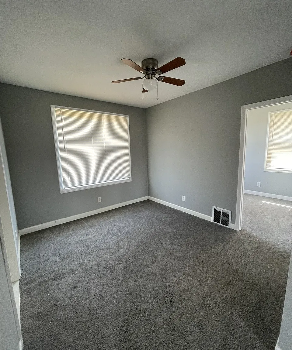 2 bed, 900 sqft, $1,100 — Photo 3