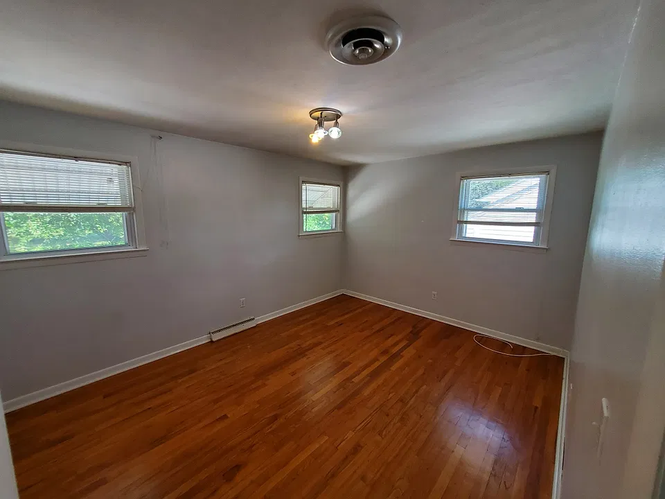 33 Dawes Ave