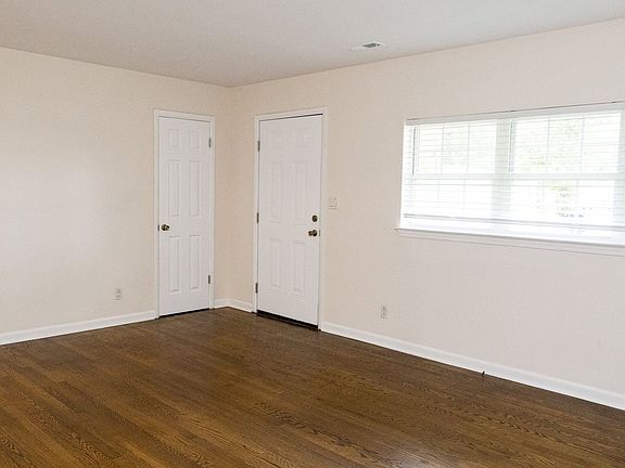 2nd image of 2410 Hickory Valley Rd Unit 2410