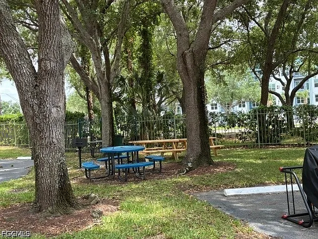 3 bed, 2.0 bath, 1336 sqft, $1,950 — Photo 3