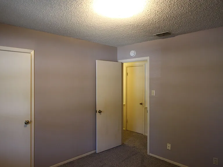 1536 Crockett Dr — Photo 14