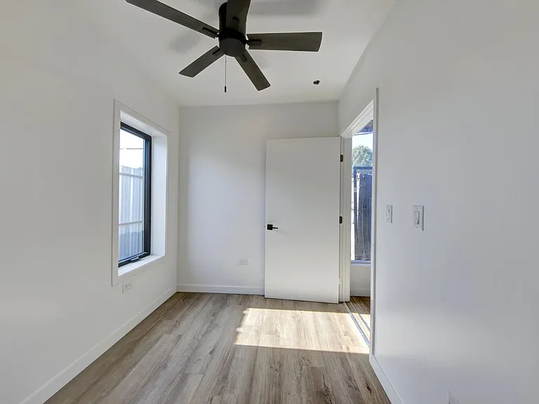3064 Imperial Ave — Photo 15