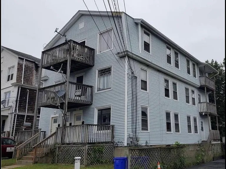 35 Linden St — Photo 2