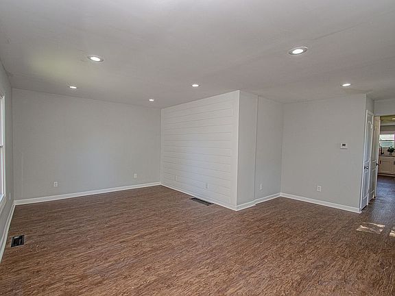 5th image of 4200 Woodcliffe Ave
