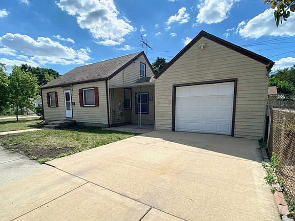 2nd image of 504 N Elmwood Dr