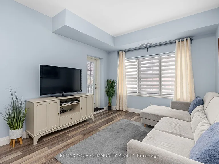 9973 Keele St #202 — Photo 11