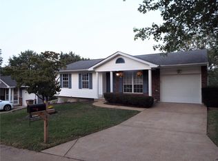 5862 Parkmont Dr, Imperial, MO 63052