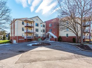 22481 Center Ridge Rd APT 301, Rocky River, OH 44116