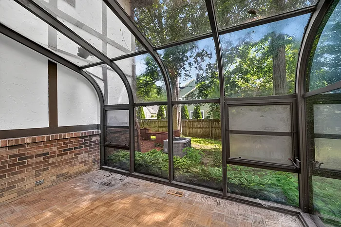 4631 Graceland Ave — Photo 37