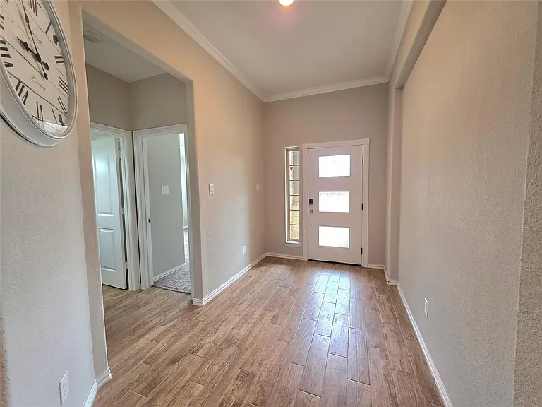 1902 Village Orchard Ln — Photo 4