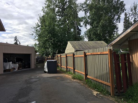 5th image of 315 Glacier Ave