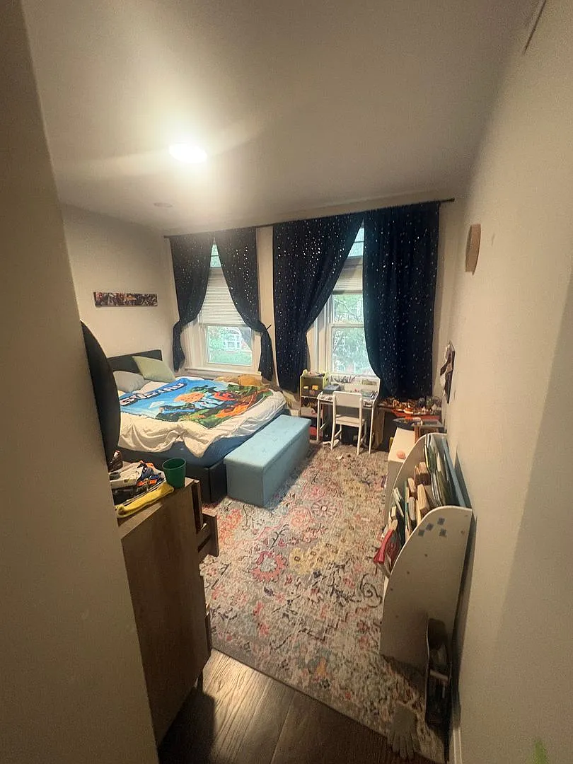 Amazing 3 bed 2 bath in Brookline! — Photo 4