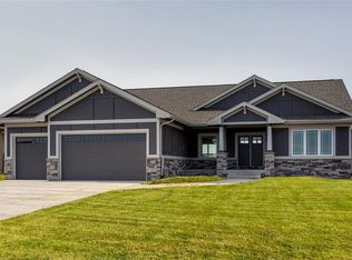 1705 Peaceful Cir, Norwalk, IA 50211