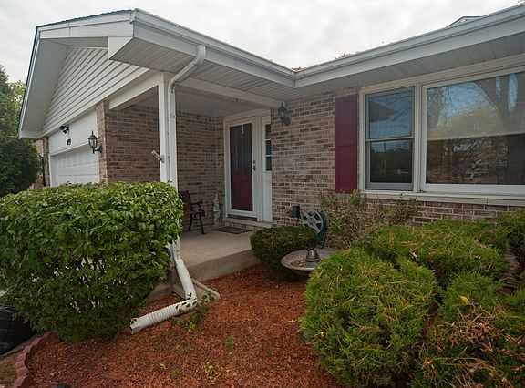 2nd image of 2099 Newport Cir