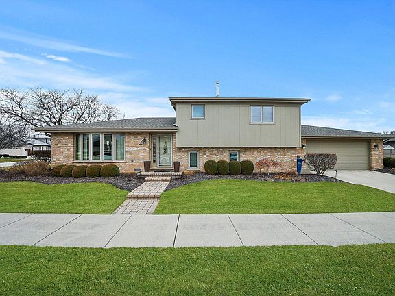 2nd image of 5800 W 100th Pl
