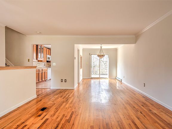 4th image of 106 Glenwood Ln