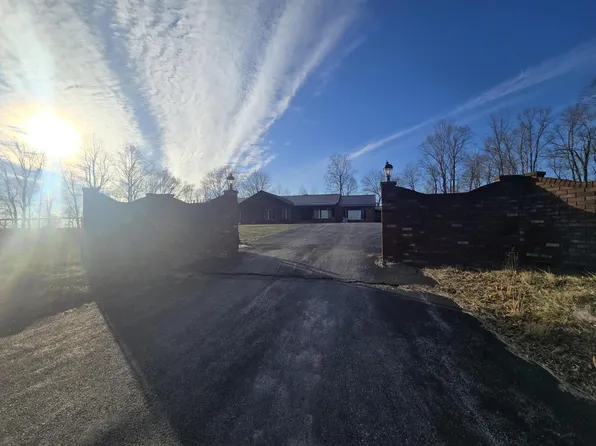 466 Irish St, Summersville, WV 26651