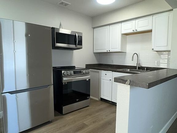 5th image of 239 W Philadelphia Ave APT 6