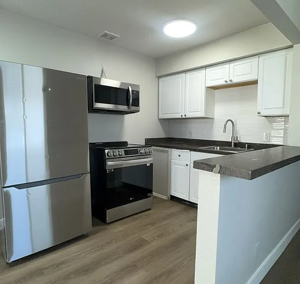 239 W Philadelphia Ave #6 — Photo 5