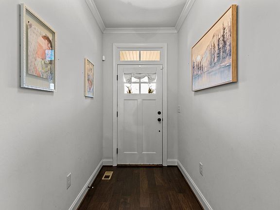 4th image of 105 Anderson Park Dr