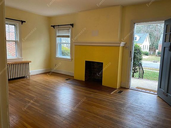 3rd image of 1212 Stanhope Ave