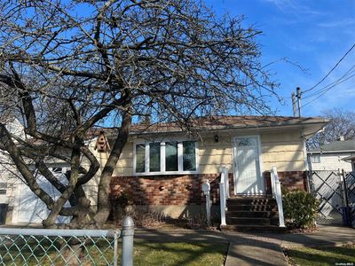 19 Colonial Road, West Babylon, NY, 11704