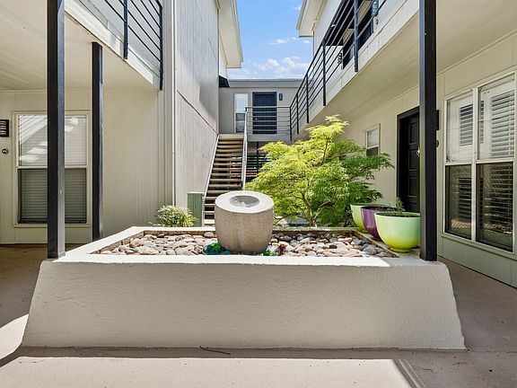 2nd image of 4211 Holland Ave APT 105