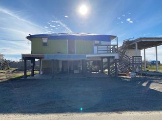 131 Raspberry Ln, Grand Isle, LA 70358