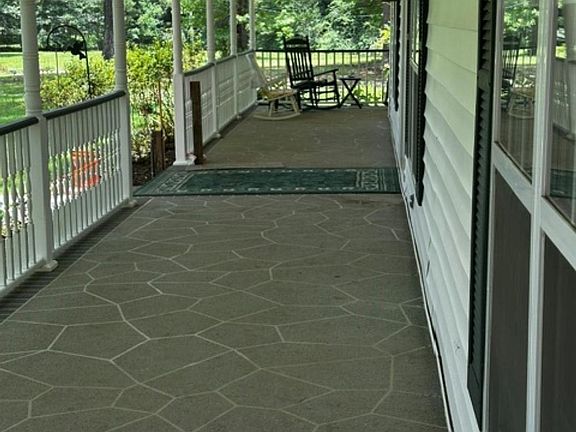 2nd image of 325 Bridges Rd