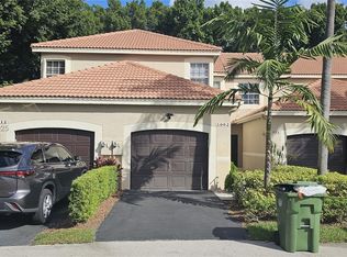 1002 Sevilla Cir, Weston, FL 33326