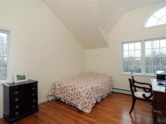 5th image of 6 Tall Trees Ct