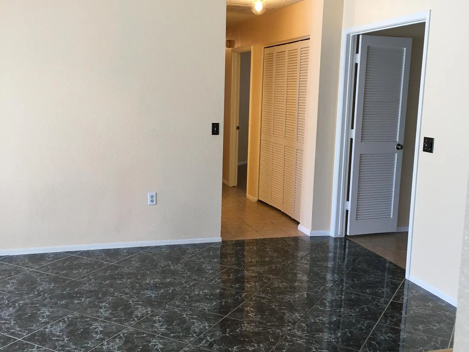 3 bed, 1785 sqft, $2,200 — Photo 3