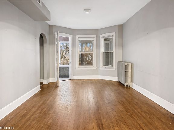 2nd image of 3251 W Eastwood Ave