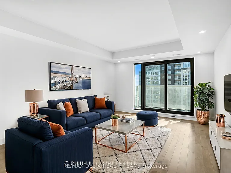 180 George St #2208 — Photo 13