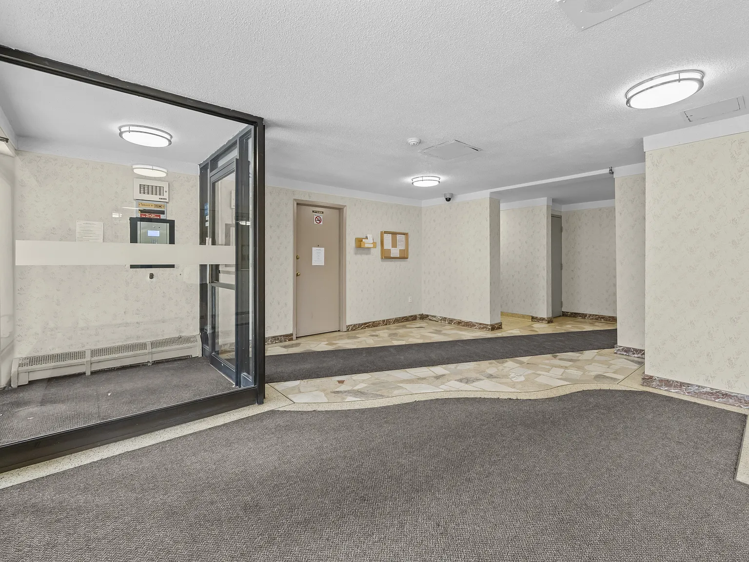 Citadel Manor — Photo 4