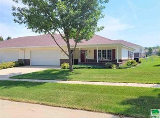 1290 2nd Ave SE UNIT 105, Le Mars, IA 51031