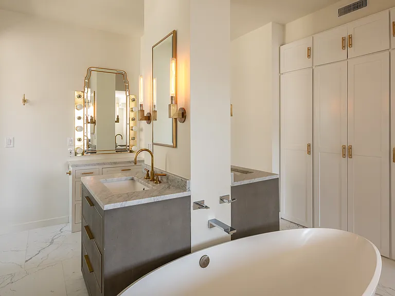 1424 N Crescent Heights Blvd #61 — Photo 9