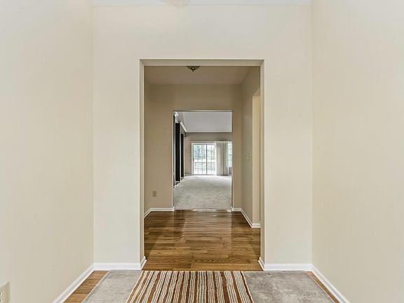 3rd image of 775 Hawks Crest Ln