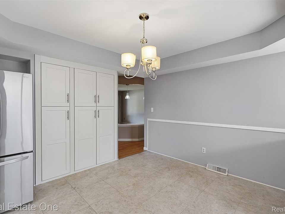 35385 Witt Ct, photo 16