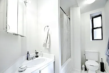 Rented by Urbane Brokerage