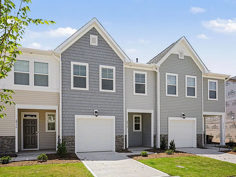 2934 Hickory Field Dr — Photo 2