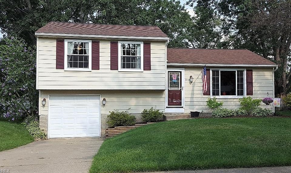 1st image of 874 Gayer Dr