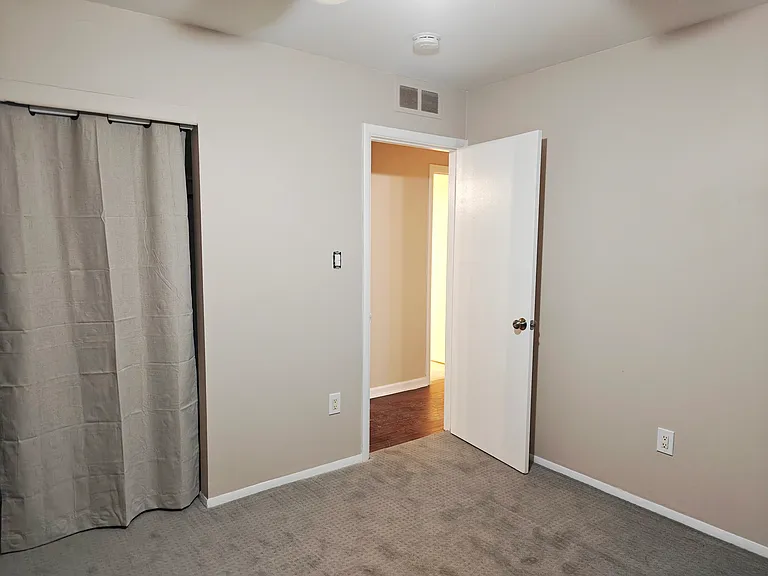 7484 Affeldt St — Photo 8