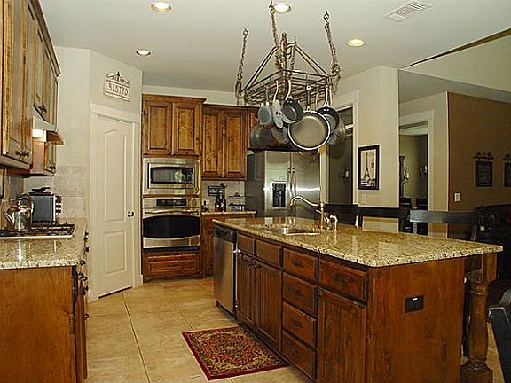 4th image of 6905 Republic Dr
