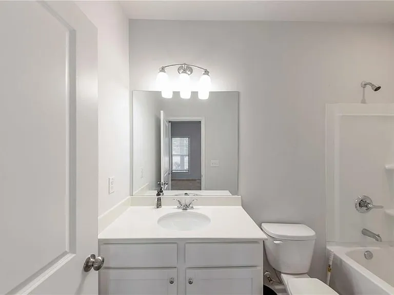3625 Hawthorne Ter — Photo 5